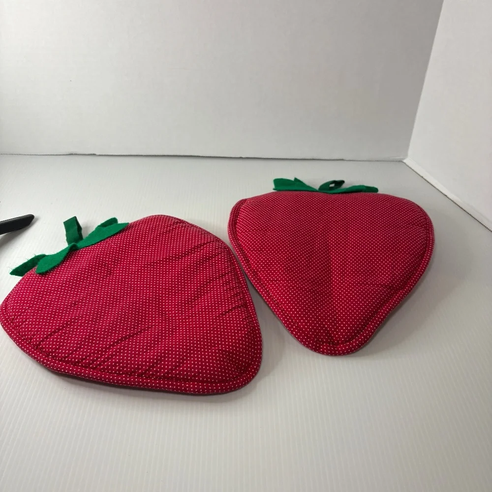 Vintage Strawberry Shaped Pot Holders, Oven Mitts, Trivets, Potholders Set of 2